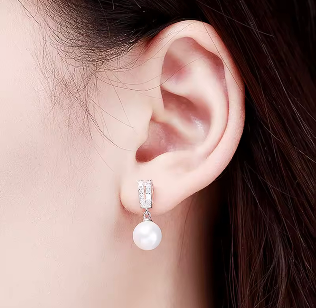 Arete Nicole Plata .925 con baño de rodio