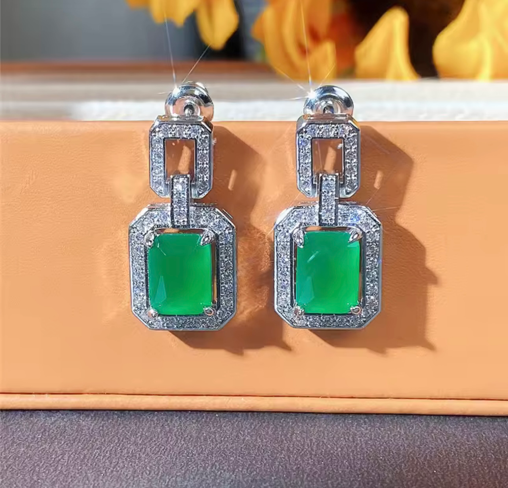 Arete Marcela Esmeralda Plata .925 con baño de rodio