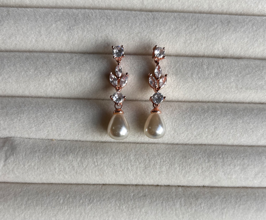 Arete Rose Gold Perla Plata .925 con baño de rodio