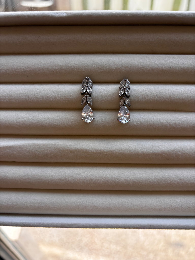 Arete Leticia Plata .925 con baño de rodio