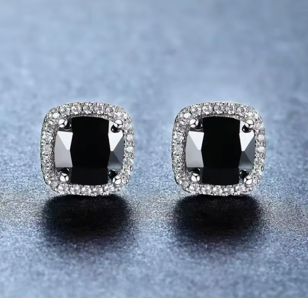 [S216] Arete Studs Carlota Negra Plata .925 con baño de rodio