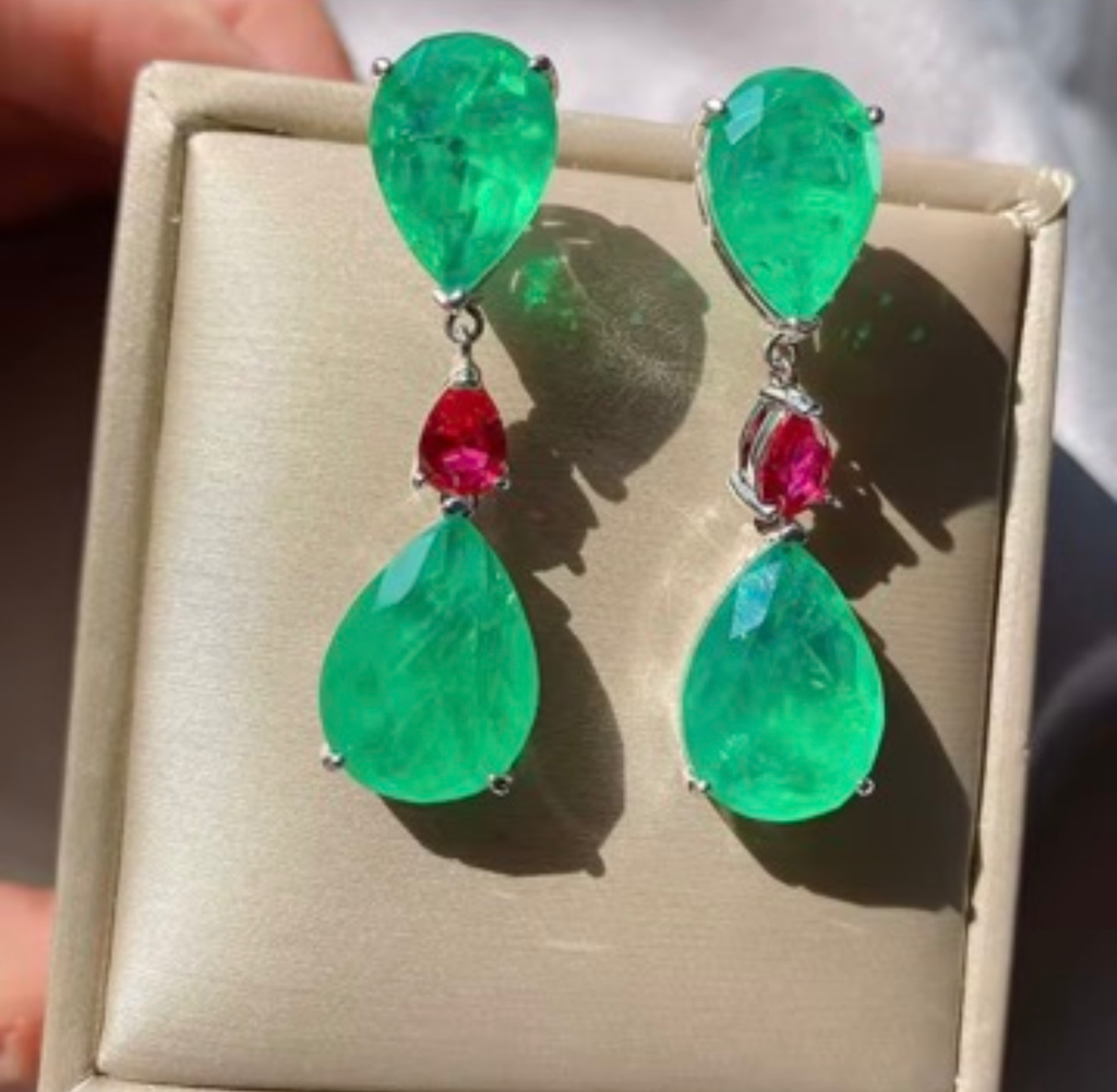 [S142] Arete Aurora Natural Esmeralda Plata .925 con baño de rodio