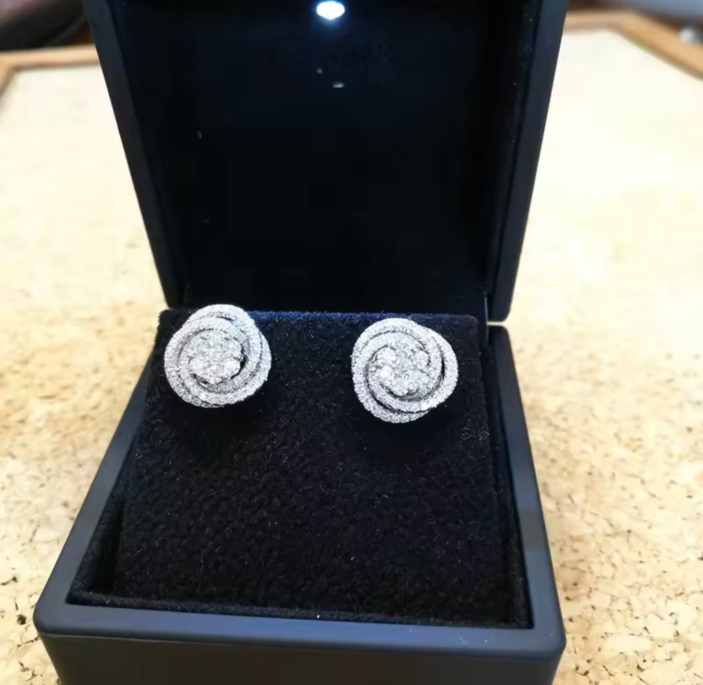 [S236] Arete Studs Loretta Plata .925 con rodio