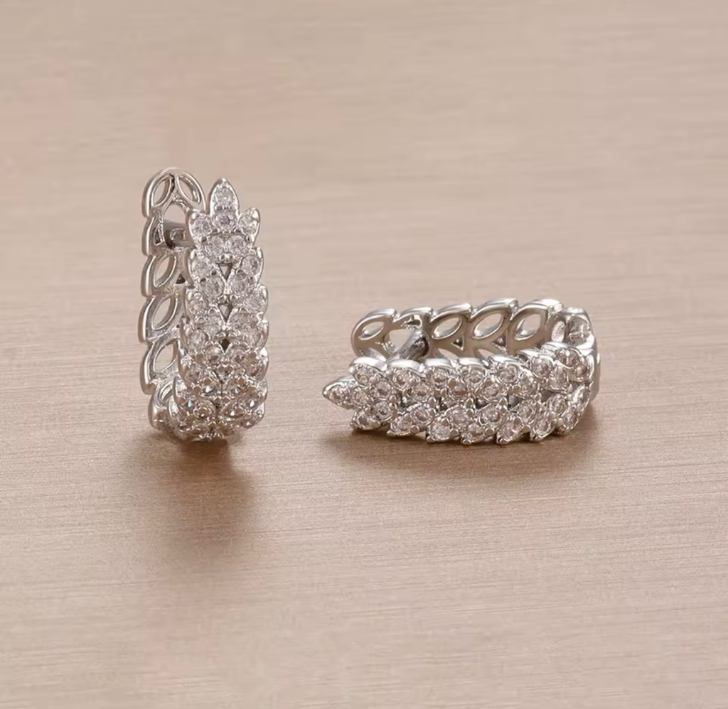 [S705] Huggies de acero plateado con zirconias premium