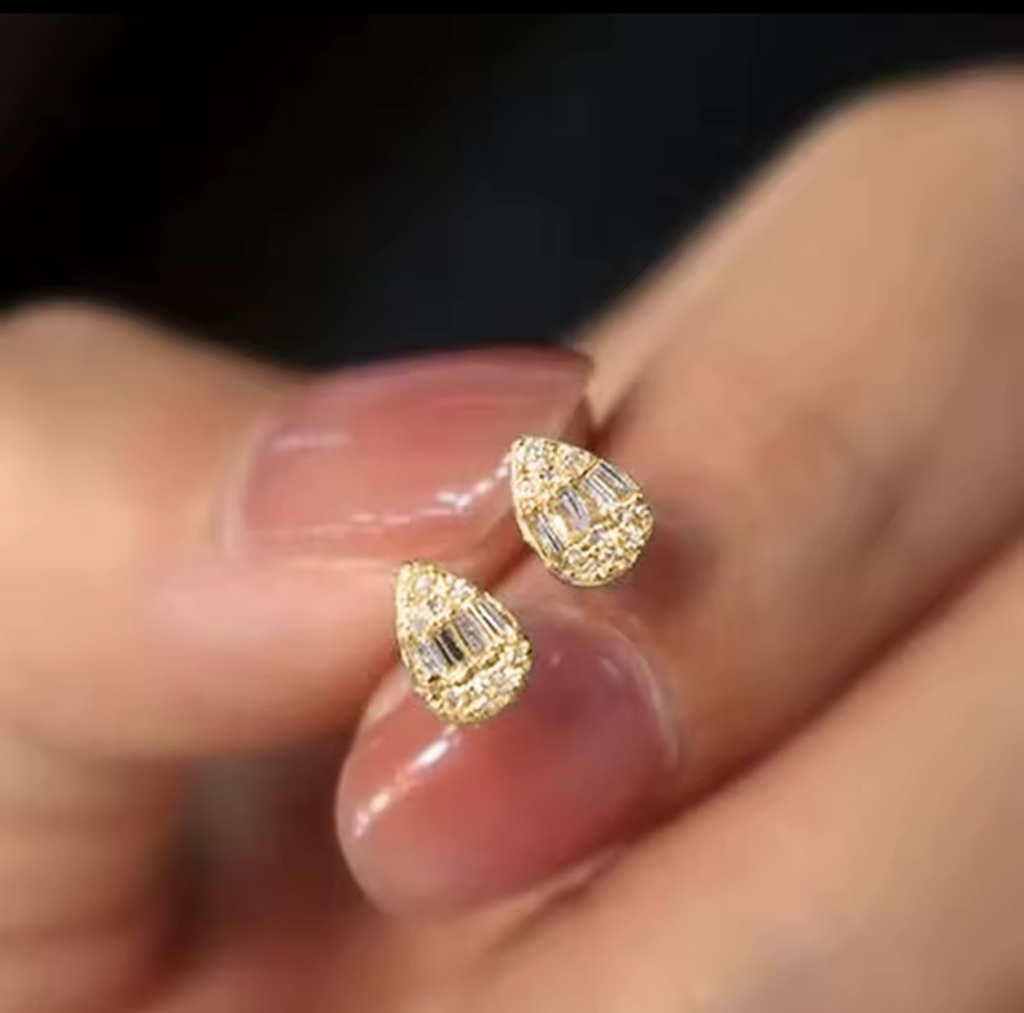 [S256] Arete Studs Greta dorados